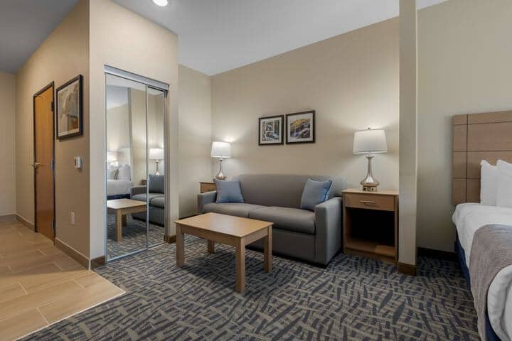 Room 10 of 43