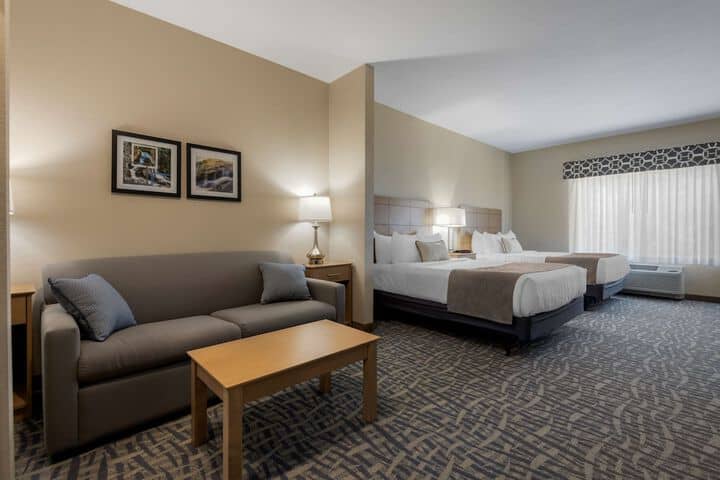 Room 8 of 43