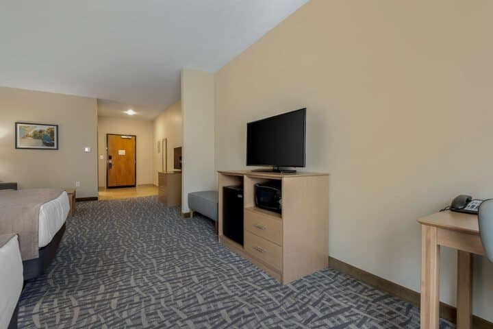 Room 6 of 43